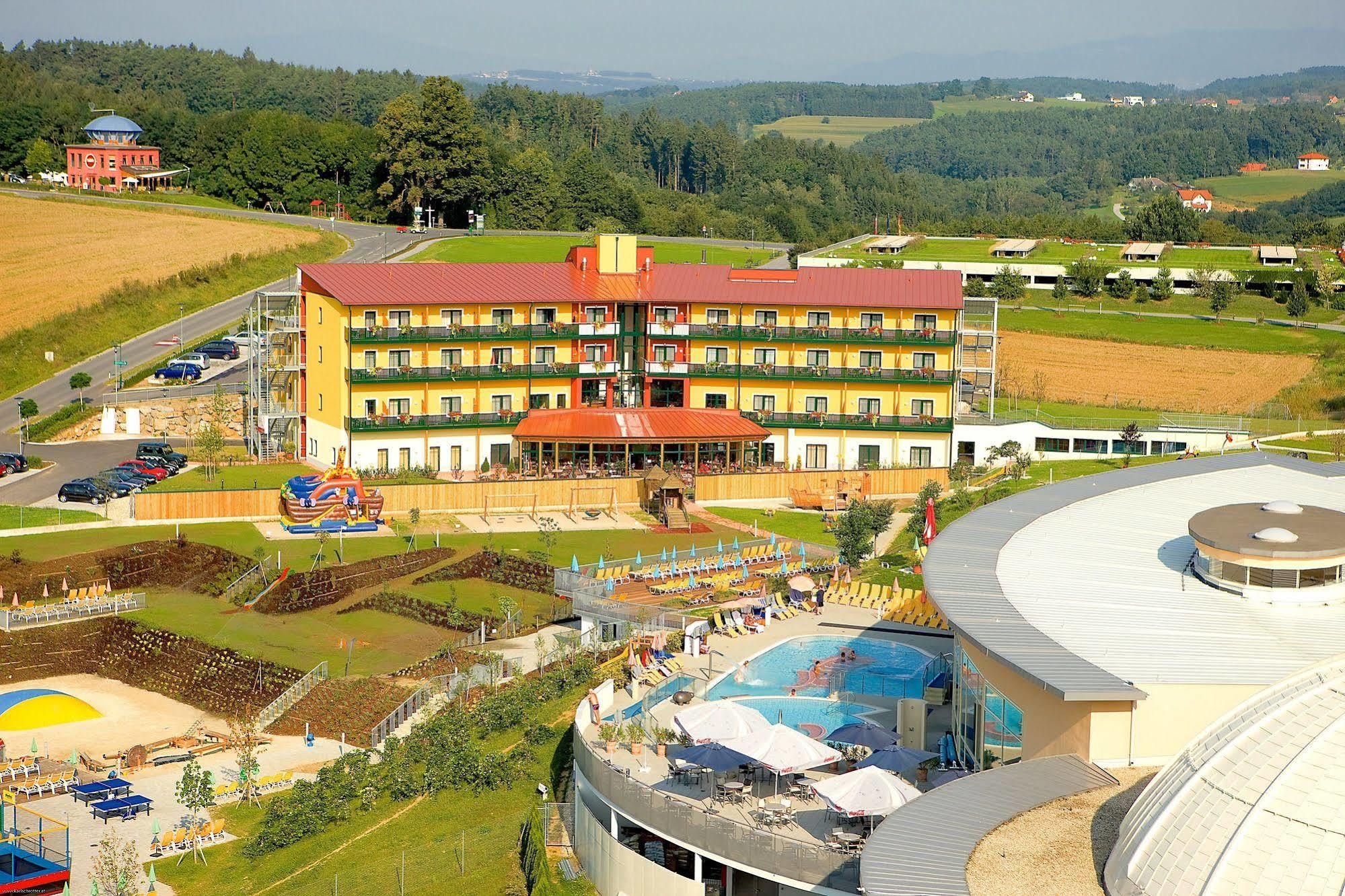 Thermenhotel Puchasplus Stegersbach Exterior photo